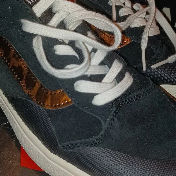 Vans Men's 8/Women 9.5 UltraRange Exo Patent Leopard Black UltraCush VN0AUWMBM8